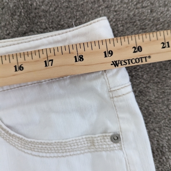 SMART Set white denim mini skirt with sparkling lace details size 16 - Picture 6 of 13